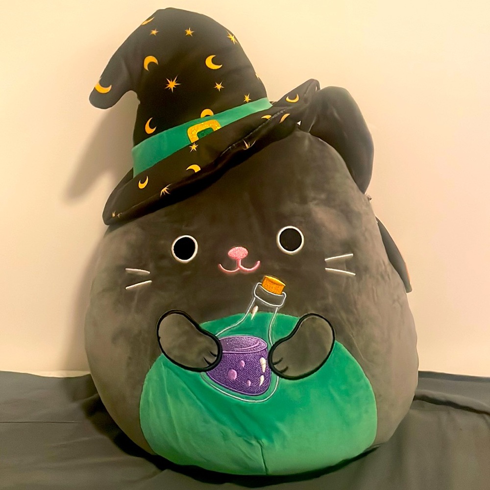 Cleo Halloween Squishmallow